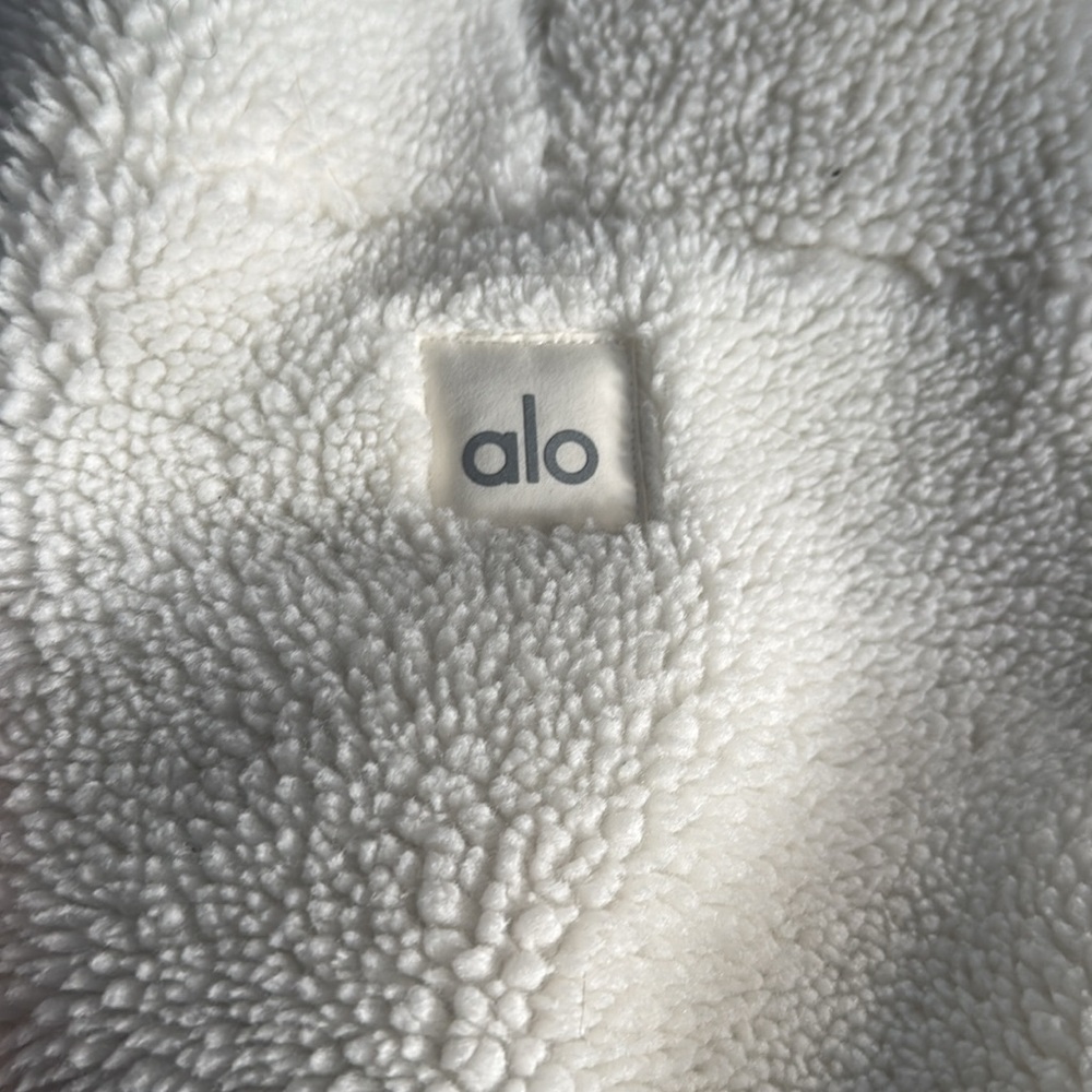 ALO Reversible jacket - Picture 13 of 14